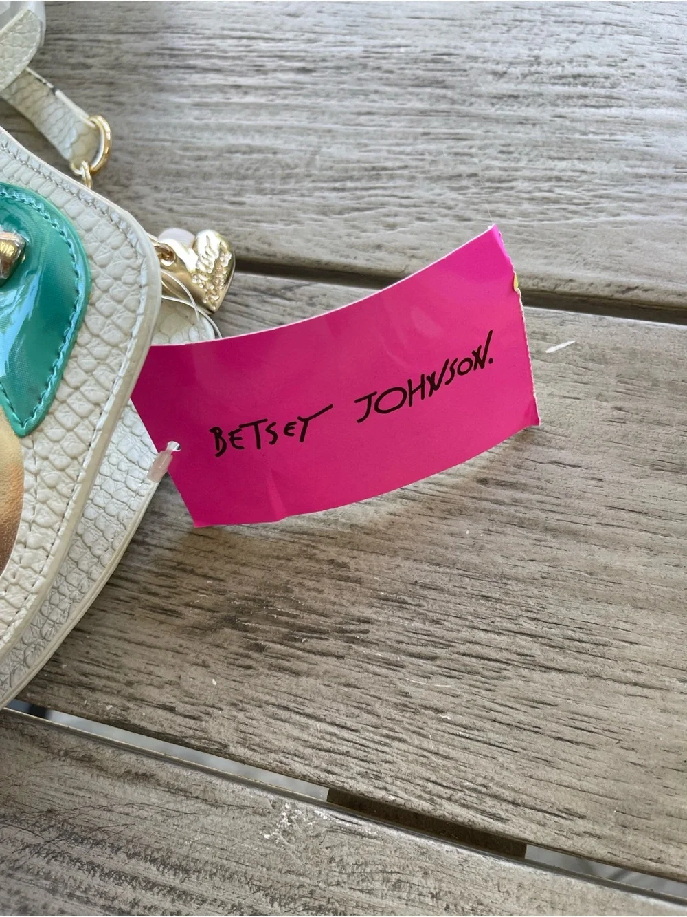 Betsey Johnson Kitsch Fishy Shaped “Plenty Of Fish In The Sea” Crossbody Bag NWT - Picture 5 of 8